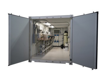 SPECTRA LB 20,000 WATERMAKER The LB 20,000 Container is contained within a standard shipping container, pre-plumbed and tested with all components. The Pearson
Pump™ is a breakthrough in pu